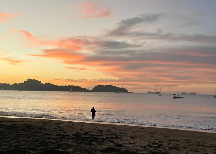 Beachy Hideaway Steps To & Sunset * Playa Flamingo