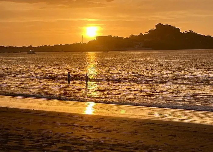 Beachy Hideaway Steps To & Sunset * Playa Flamingo